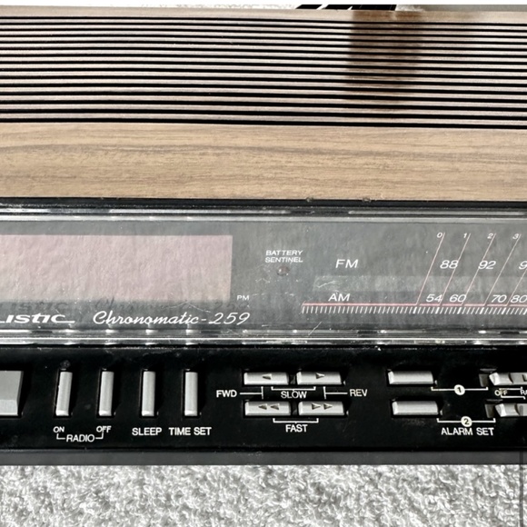 Vintage Realistic Chronomatic 259 Digital AM/FM Alarm Clock Radio - Picture 9 of 14